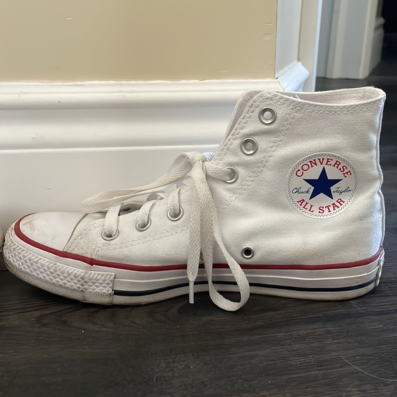SOLD white converse - Picture 6 of 10